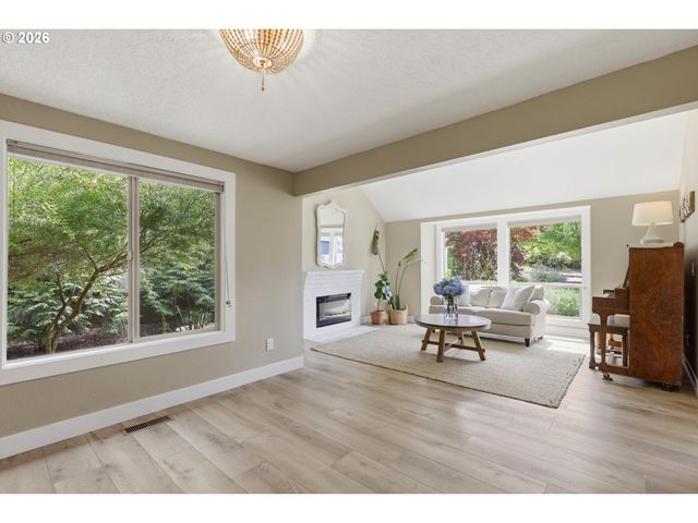1386 Se CONDOR Pl, Gresham, OR 97080