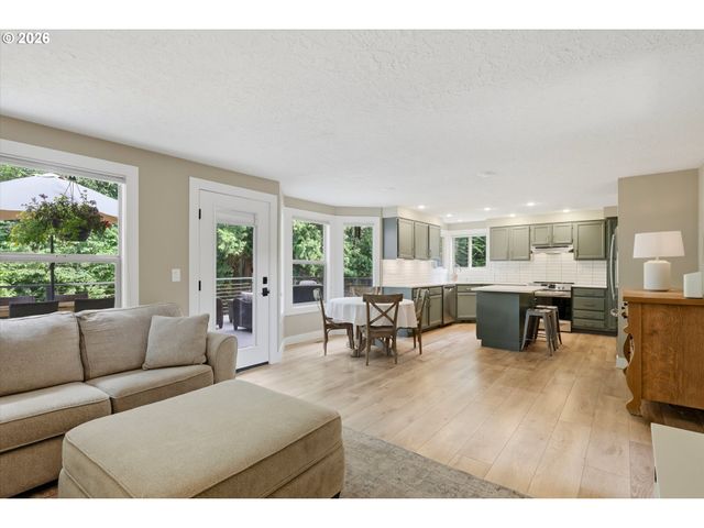 1386 Se CONDOR Pl, Gresham, OR 97080