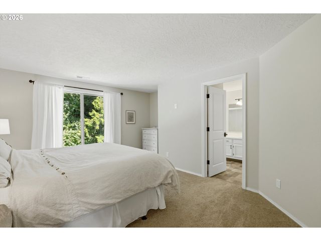 1386 Se CONDOR Pl, Gresham, OR 97080