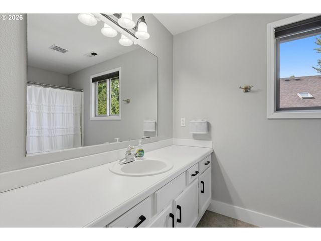 1386 Se CONDOR Pl, Gresham, OR 97080