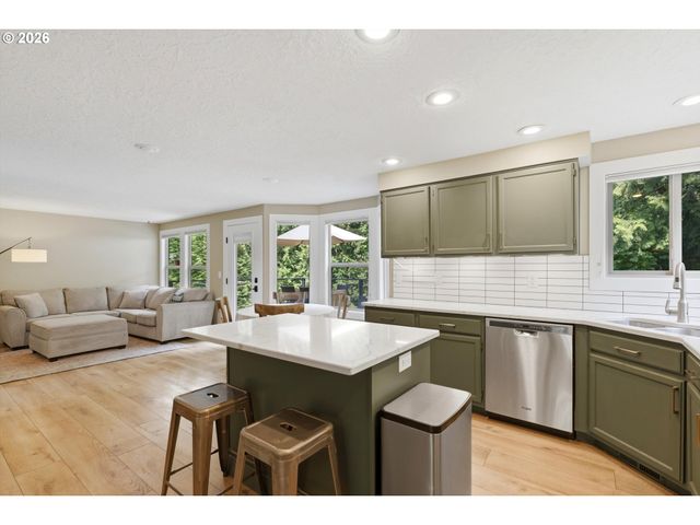 1386 Se CONDOR Pl, Gresham, OR 97080