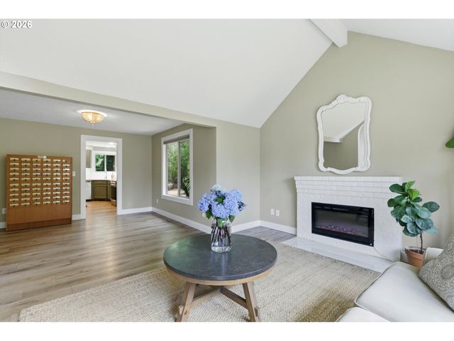 1386 Se CONDOR Pl, Gresham, OR 97080