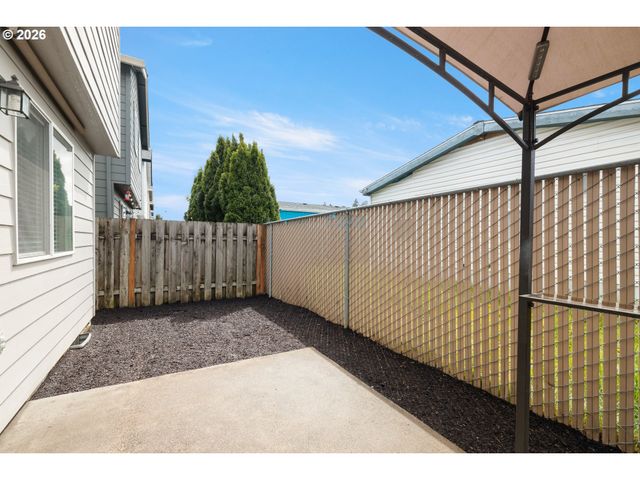 413 S LAIR Ln, Newberg, OR 97132