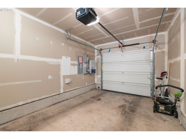 413 S LAIR Ln, Newberg, OR 97132