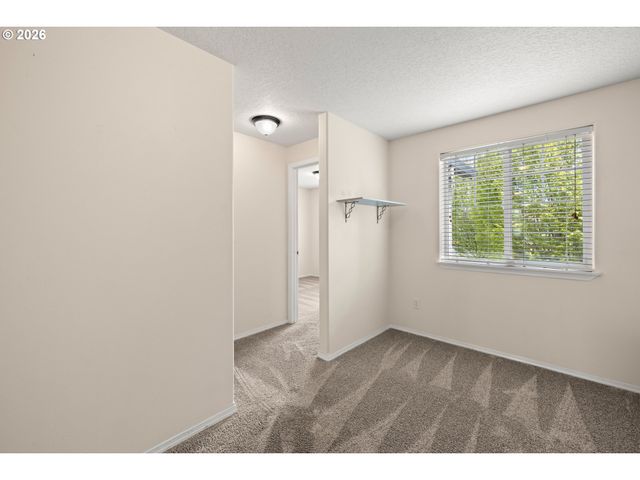 413 S LAIR Ln, Newberg, OR 97132