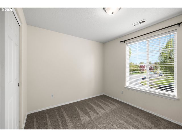 413 S LAIR Ln, Newberg, OR 97132
