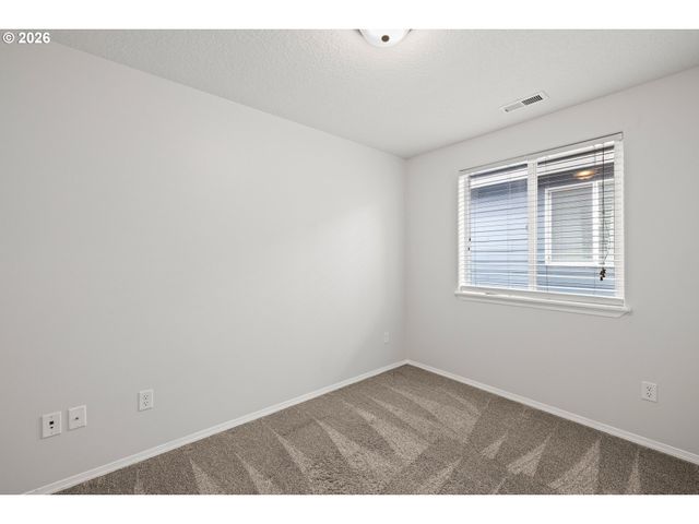 413 S LAIR Ln, Newberg, OR 97132