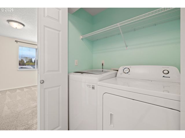 413 S LAIR Ln, Newberg, OR 97132