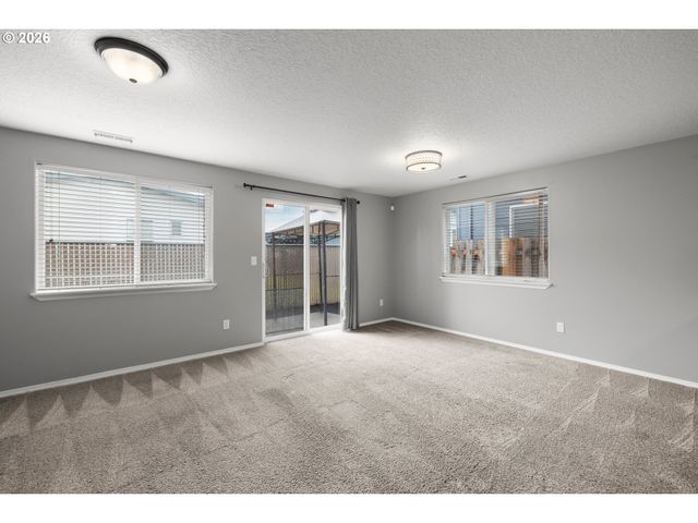 413 S LAIR Ln, Newberg, OR 97132