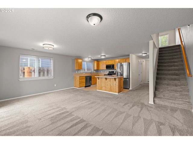 413 S LAIR Ln, Newberg, OR 97132