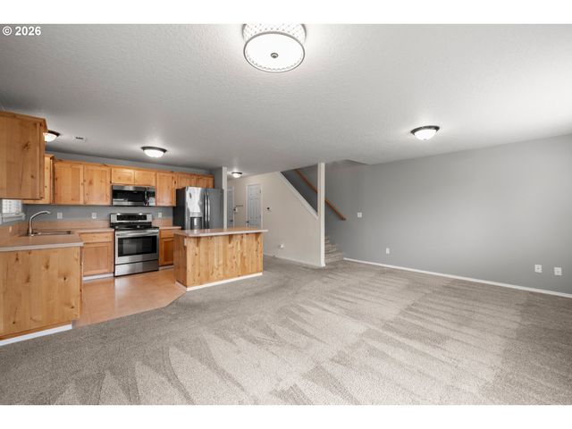 413 S LAIR Ln, Newberg, OR 97132