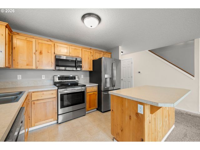 413 S LAIR Ln, Newberg, OR 97132