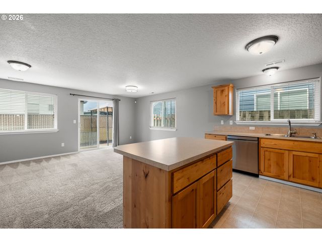 413 S LAIR Ln, Newberg, OR 97132