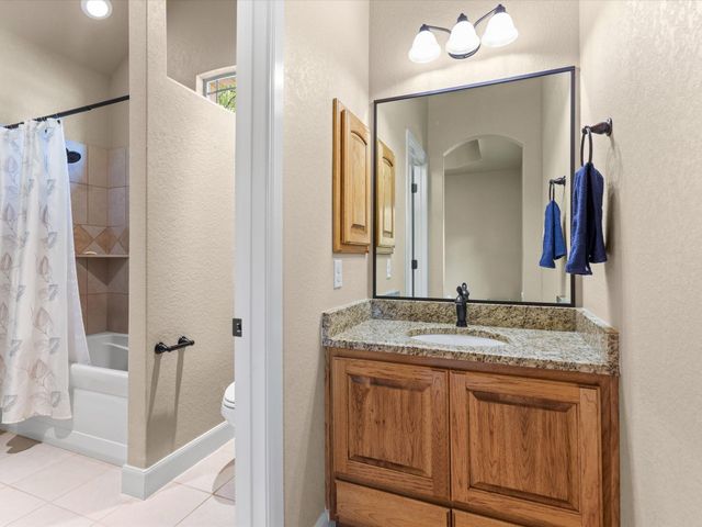 192 Copper Ridge Drive, La Vernia, TX 78121