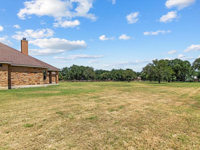192 Copper Ridge Drive, La Vernia, TX 78121