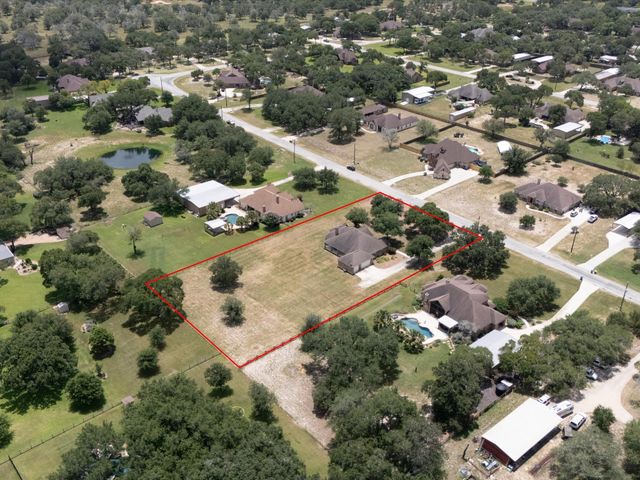 192 Copper Ridge Drive, La Vernia, TX 78121