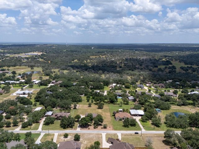 192 Copper Ridge Drive, La Vernia, TX 78121