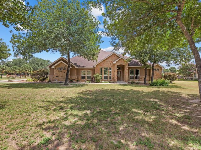 192 Copper Ridge Drive, La Vernia, TX 78121