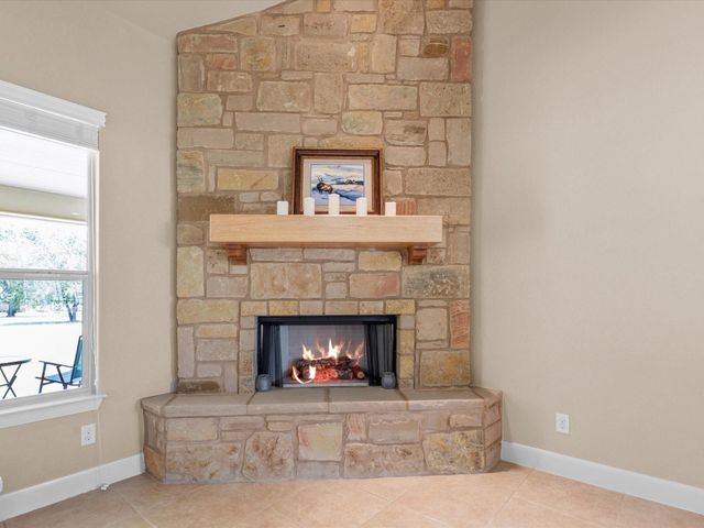 192 Copper Ridge Drive, La Vernia, TX 78121