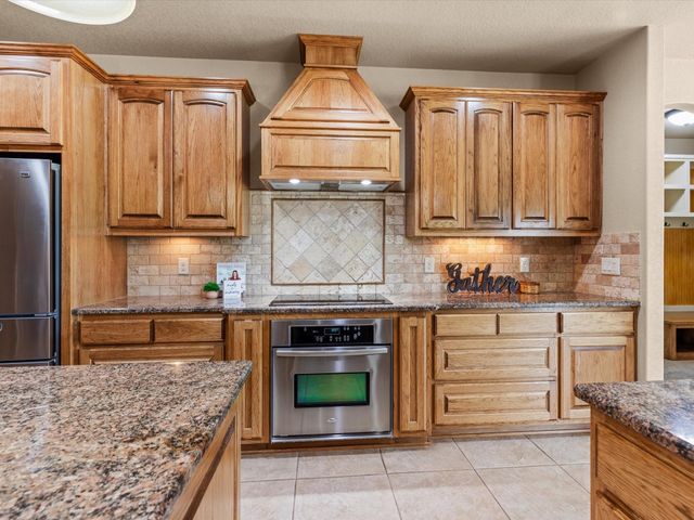 192 Copper Ridge Drive, La Vernia, TX 78121