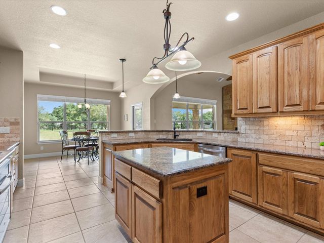 192 Copper Ridge Drive, La Vernia, TX 78121