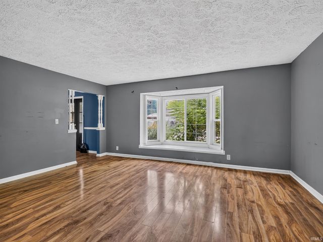 5155 W Timberwood Drive, Newburgh, IN 47630