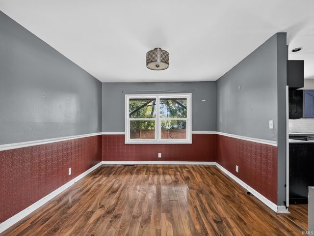 5155 W Timberwood Drive, Newburgh, IN 47630