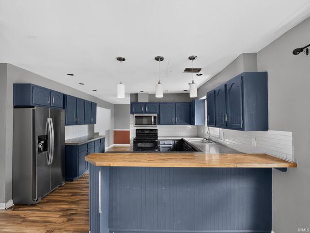 5155 W Timberwood Drive, Newburgh, IN 47630