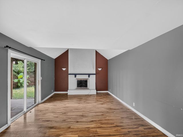 5155 W Timberwood Drive, Newburgh, IN 47630