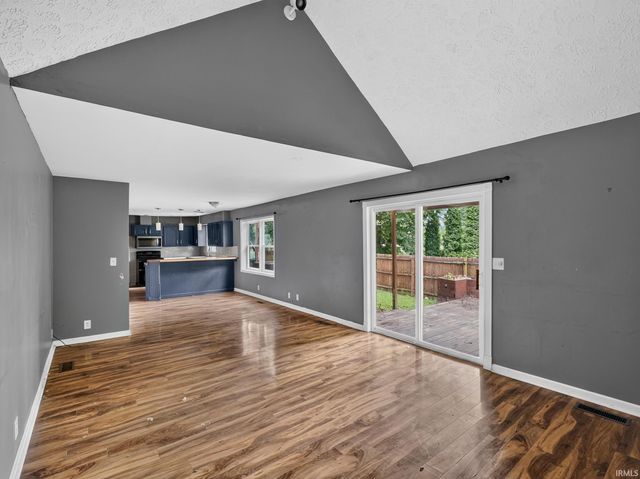 5155 W Timberwood Drive, Newburgh, IN 47630