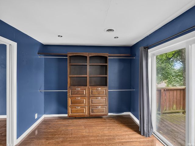 5155 W Timberwood Drive, Newburgh, IN 47630