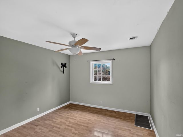 5155 W Timberwood Drive, Newburgh, IN 47630