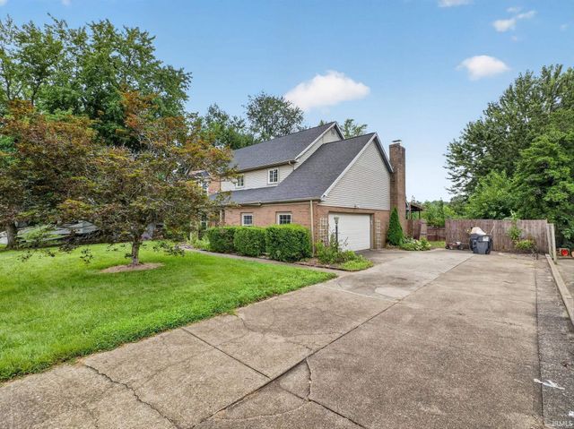 5155 W Timberwood Drive, Newburgh, IN 47630