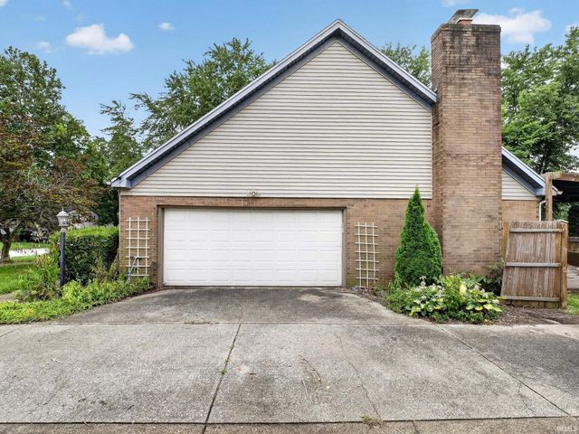 5155 W Timberwood Drive, Newburgh, IN 47630