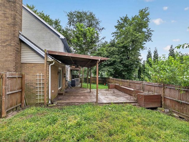 5155 W Timberwood Drive, Newburgh, IN 47630