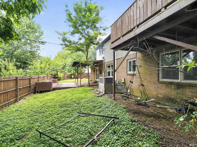 5155 W Timberwood Drive, Newburgh, IN 47630