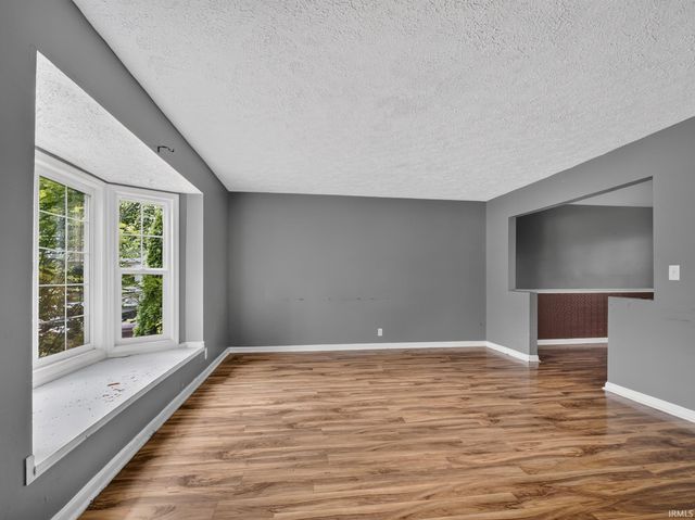 5155 W Timberwood Drive, Newburgh, IN 47630
