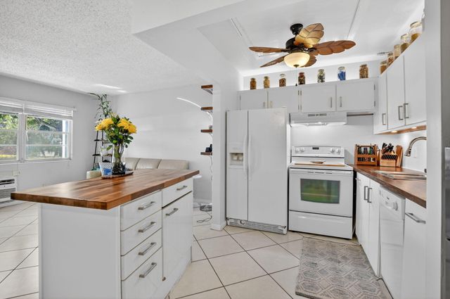 290 Oakridge Q 290, Deerfield Beach, FL 33442