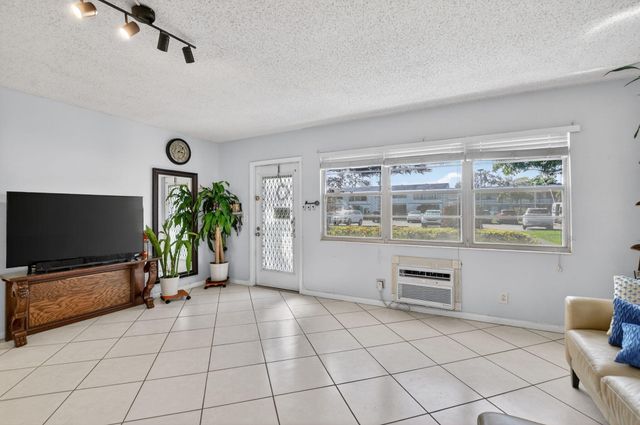 290 Oakridge Q 290, Deerfield Beach, FL 33442