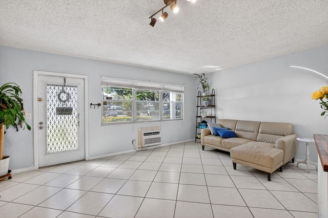 290 Oakridge Q 290, Deerfield Beach, FL 33442