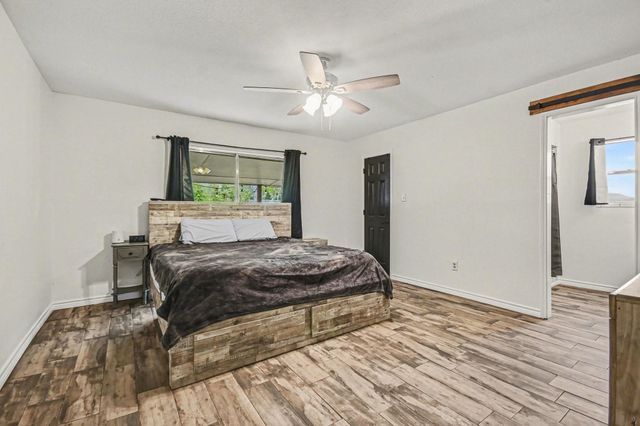 56 W Candlewood Street, Lake Jackson, TX 77566