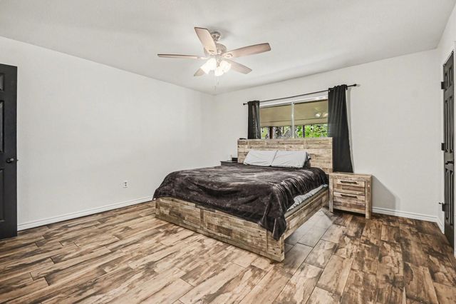 56 W Candlewood Street, Lake Jackson, TX 77566