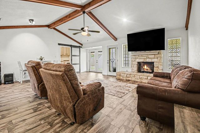 56 W Candlewood Street, Lake Jackson, TX 77566