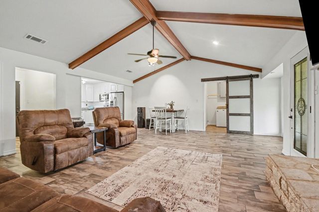 56 W Candlewood Street, Lake Jackson, TX 77566