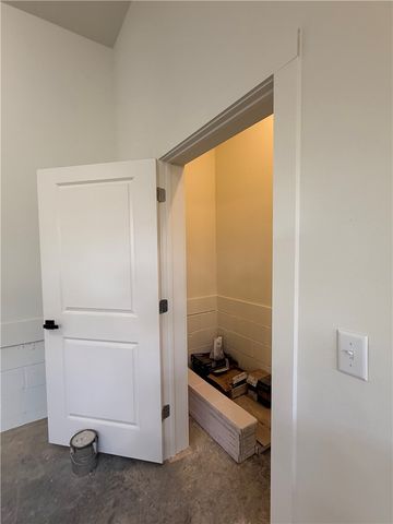 6 Cargill Lane, Bella Vista, AR 72715