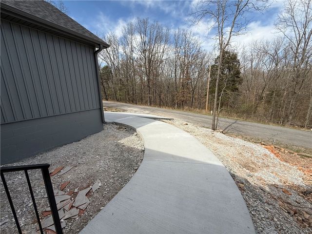 6 Cargill Lane, Bella Vista, AR 72715