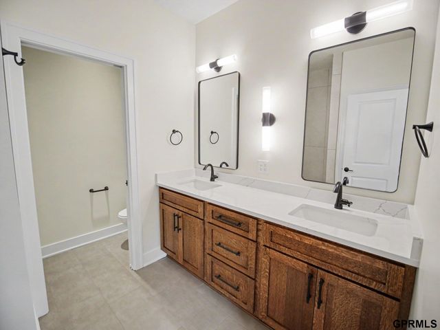 9160 Hillcrest Trail, Lincoln, NE 68510
