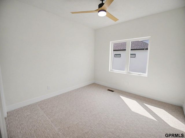 9160 Hillcrest Trail, Lincoln, NE 68510