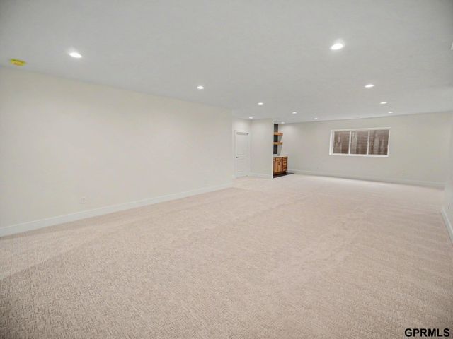 9160 Hillcrest Trail, Lincoln, NE 68510