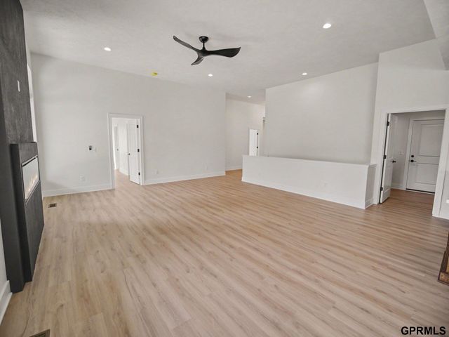 9160 Hillcrest Trail, Lincoln, NE 68510